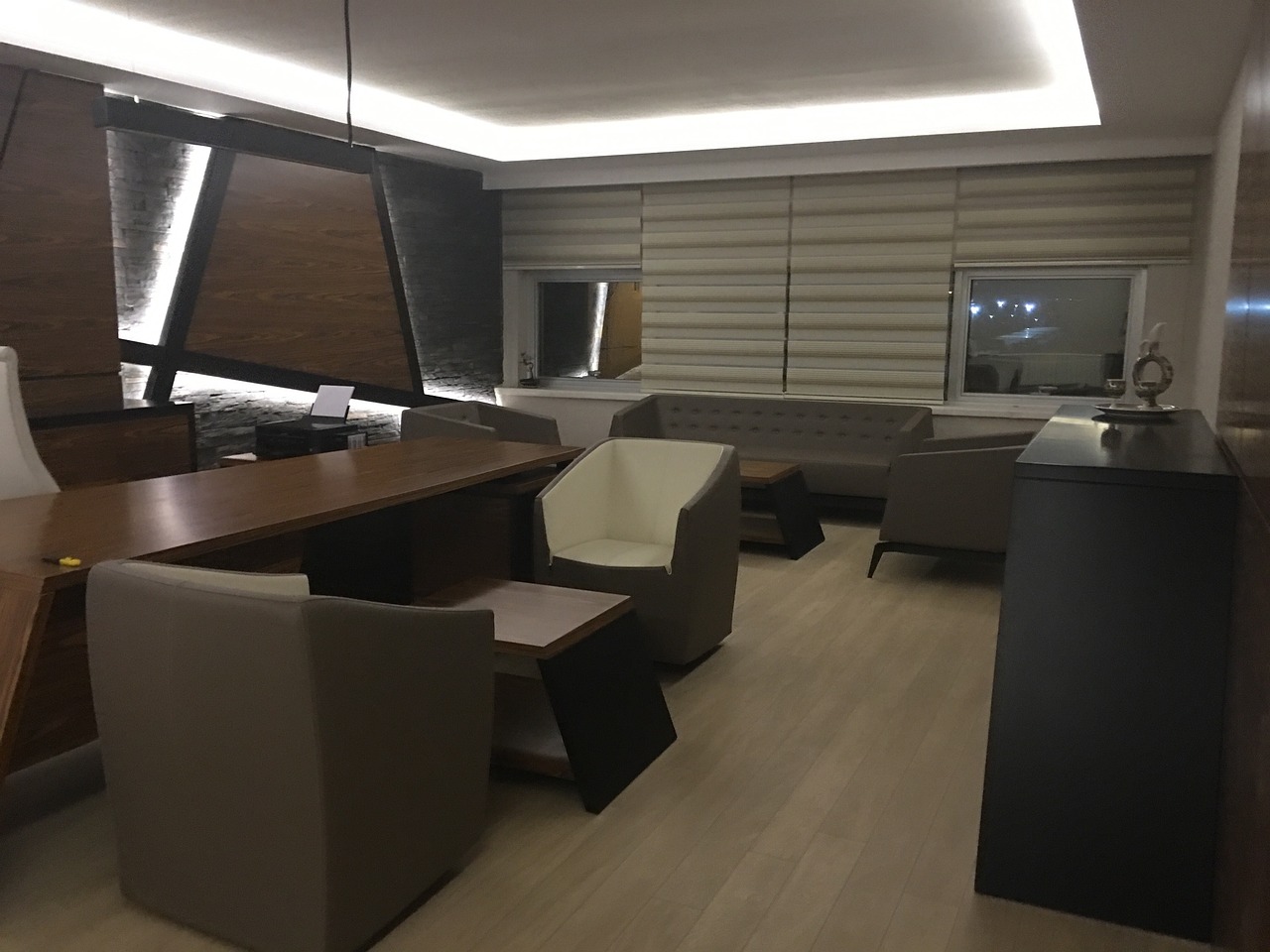 融合传统与现代，最新中式客厅效果图展示美学典范